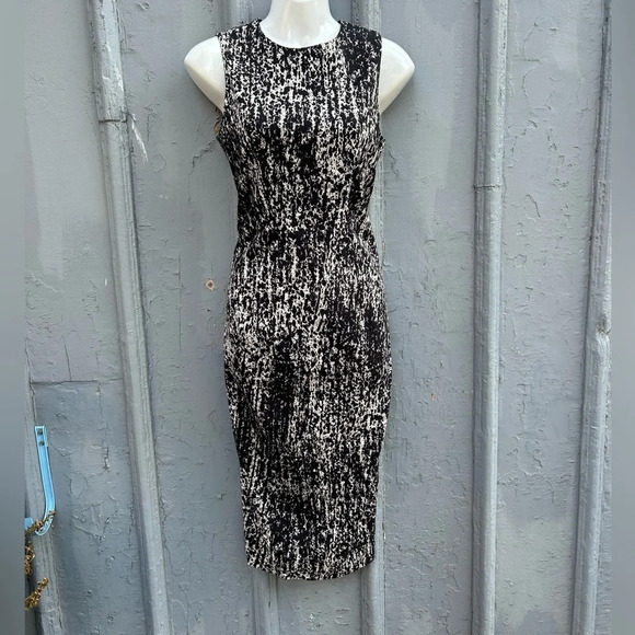 Sportmax Black & White abstract Sleeveless midi dress, BNWT, size 6 - Picture 3 of 12